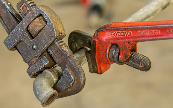 Plumbing metal pipe wrench